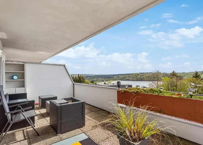 Flexi Home - Balkon , Seeblick, Pool & Speed Wlan