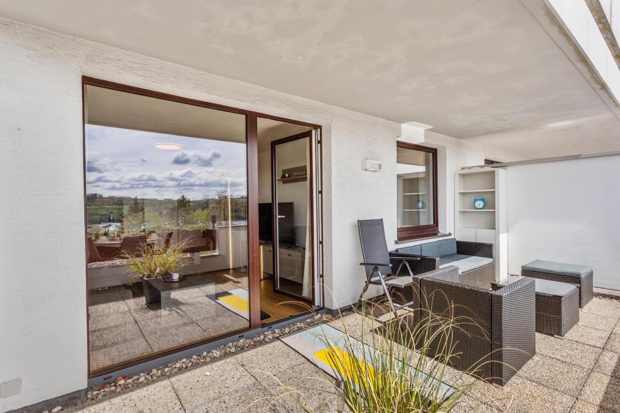 Flexi - Balkon , Seeblick, Pool & Speed Wlan * Langscheid (North Rhine-Westphalia)