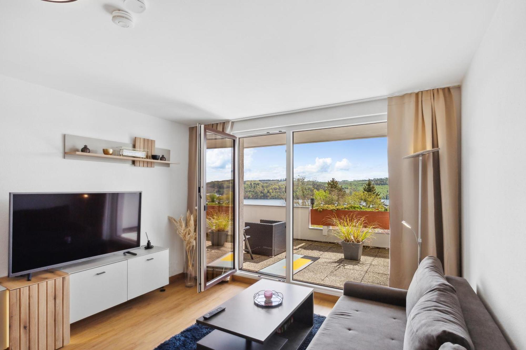 Apartment Flexi - Balkon , Seeblick, Pool & Speed Wlan