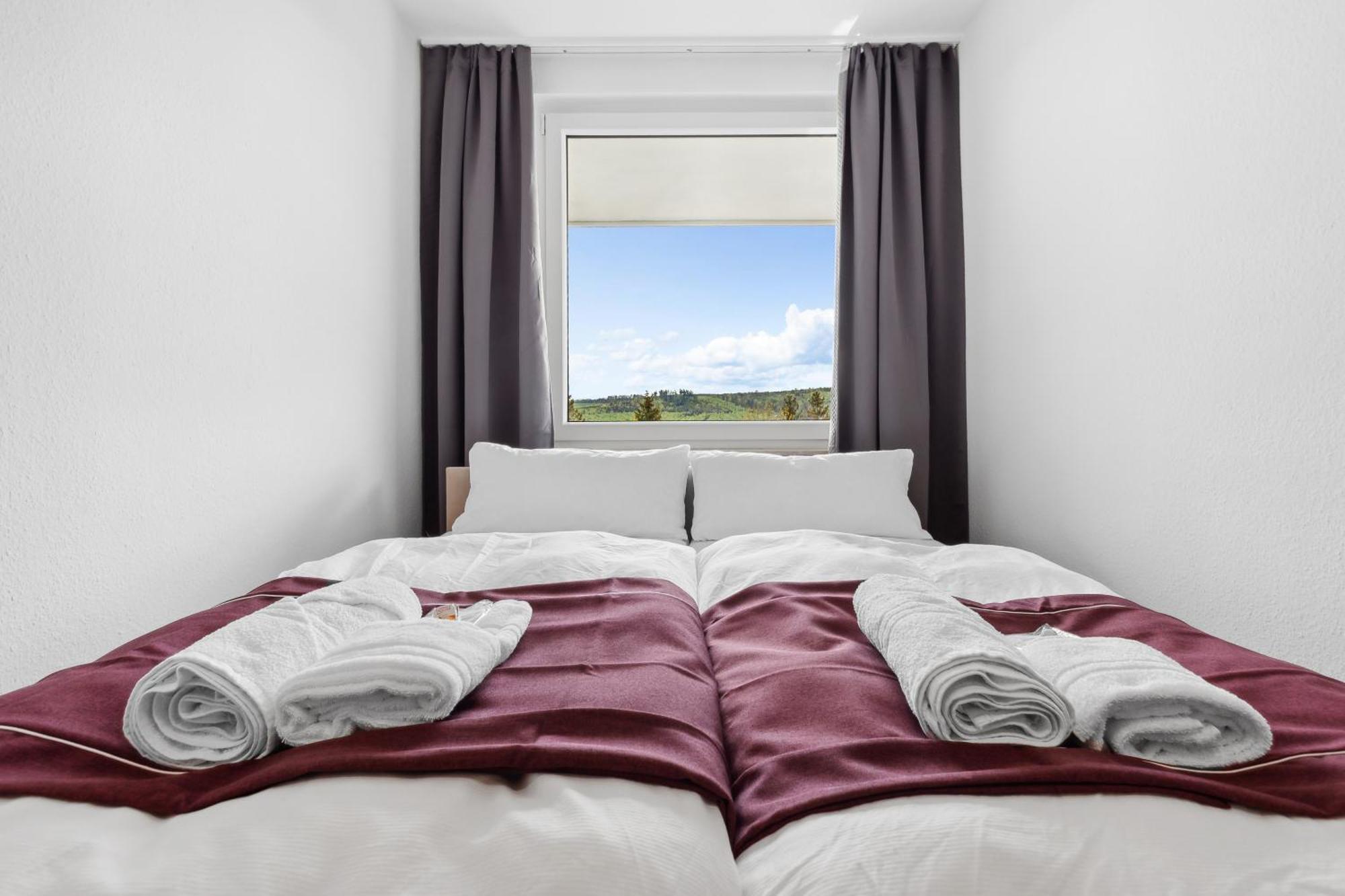Flexi - Balkon , Seeblick, Pool & Speed Wlan * Langscheid (North Rhine-Westphalia)